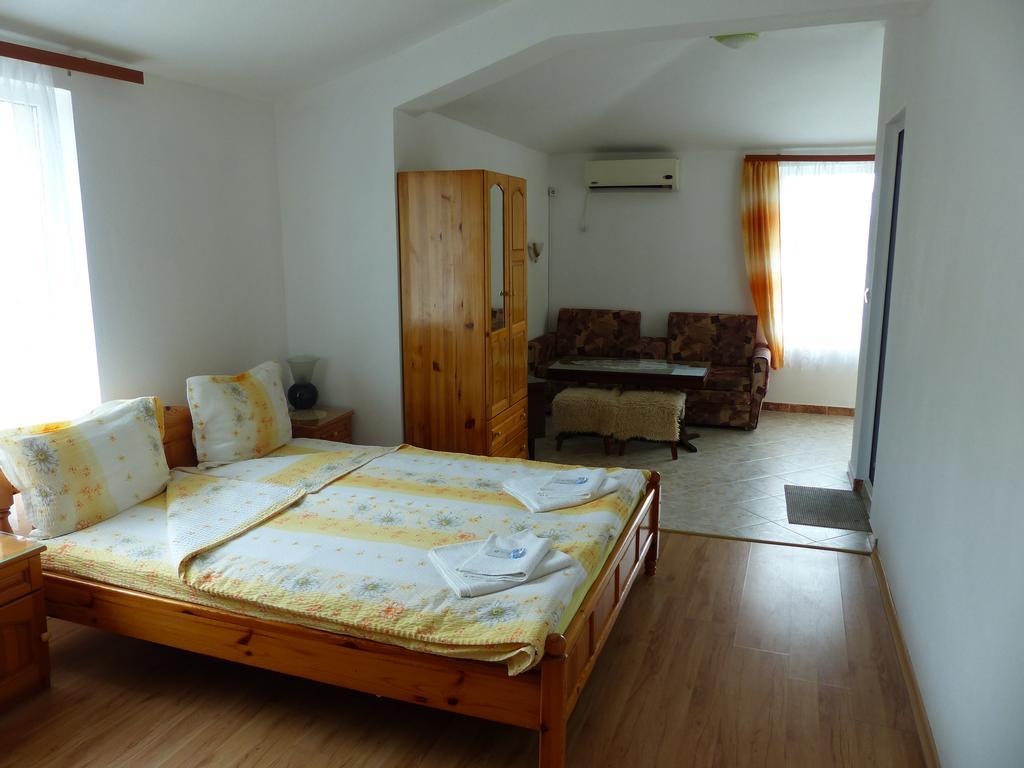 Sunhouse Rooms Zarewo Exterior foto
