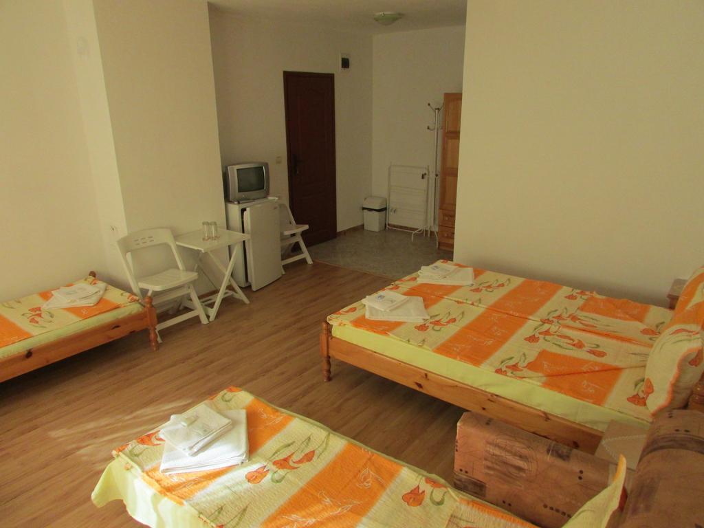 Sunhouse Rooms Zarewo Exterior foto